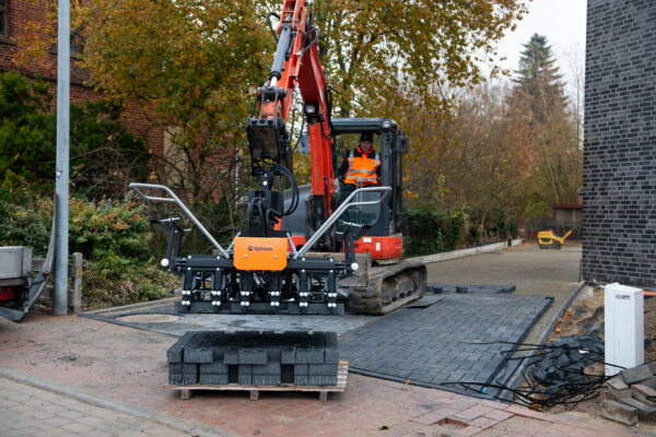 0 - Titelseite - Greifer_1_Total_3