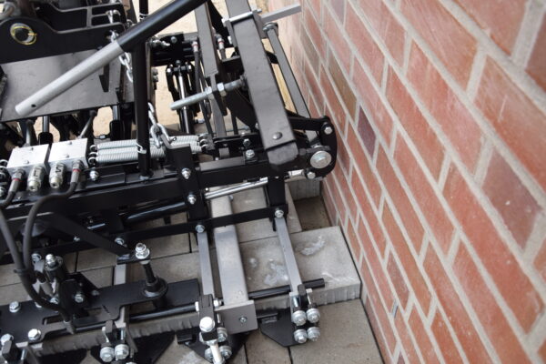 Paver-Clamp_Multi6M-3